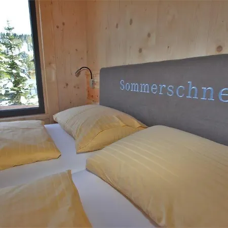 Almresort Sommerschnee Alpehytte