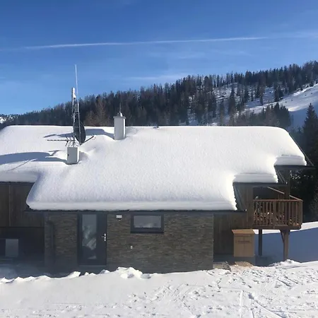 Almresort Sommerschnee Alpehytte